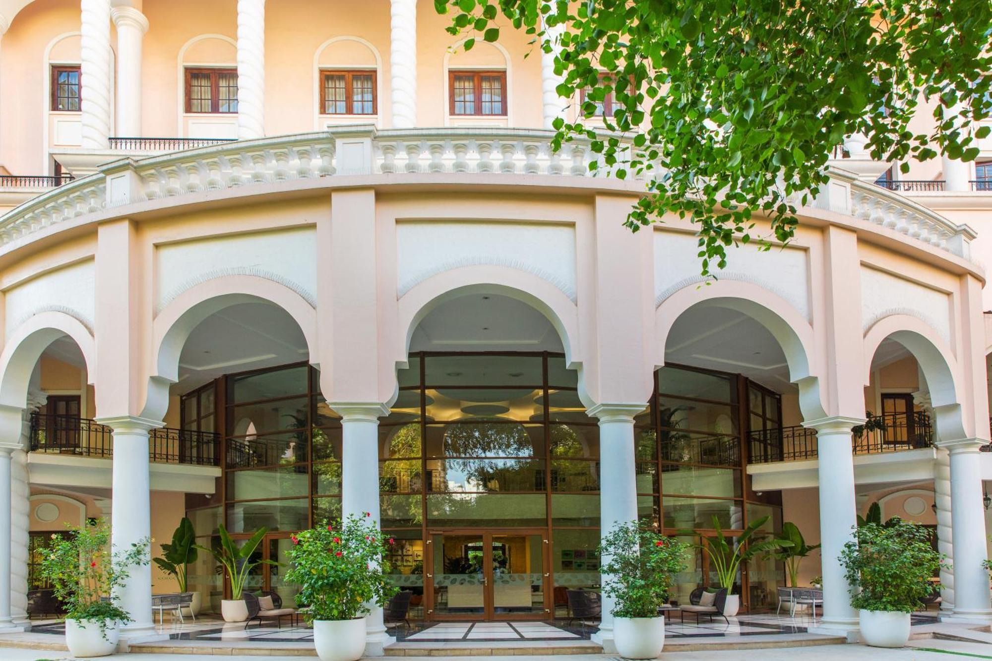 Hotel Dlf Club 5 Gurgáon Exteriér fotografie
