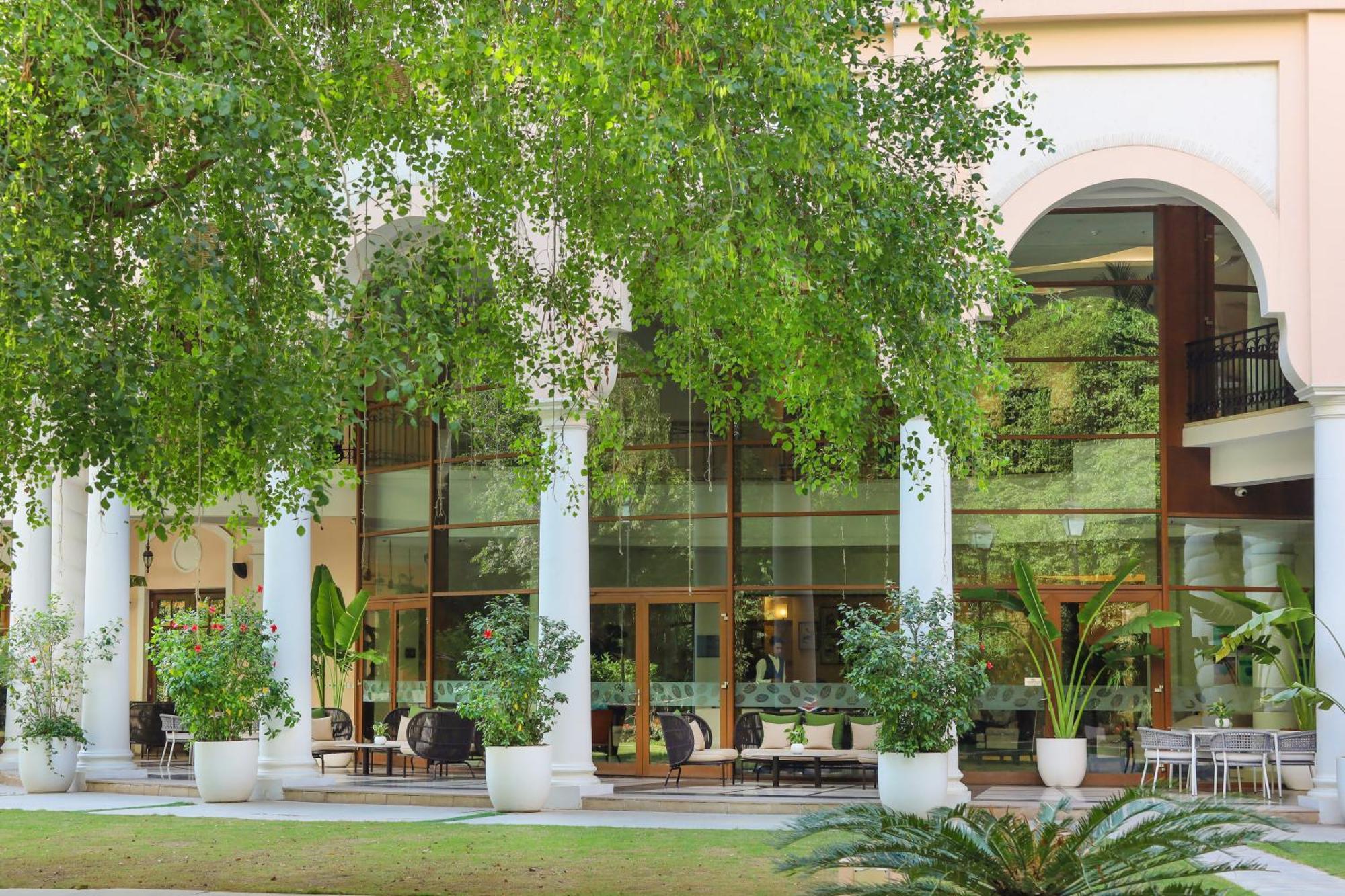 Hotel Dlf Club 5 Gurgáon Exteriér fotografie
