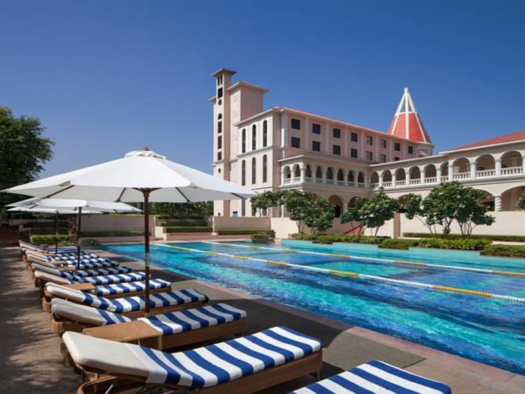 Hotel Dlf Club 5 Gurgáon Exteriér fotografie