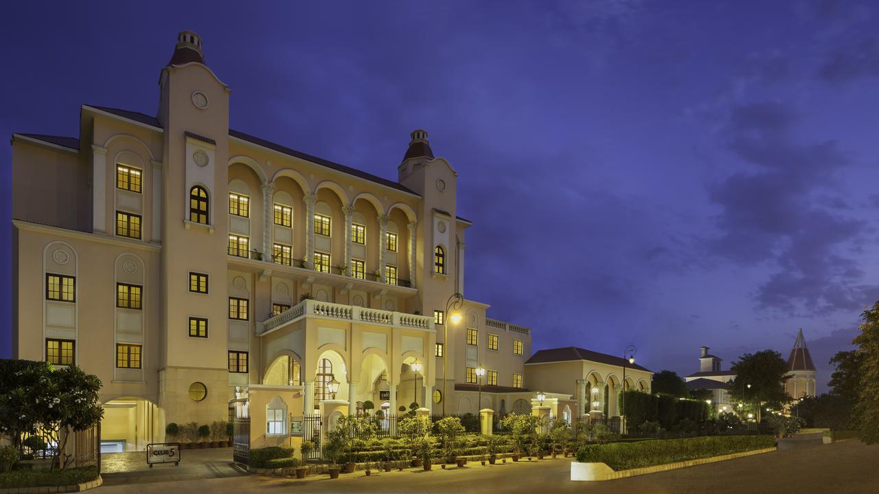 Hotel Dlf Club 5 Gurgáon Exteriér fotografie